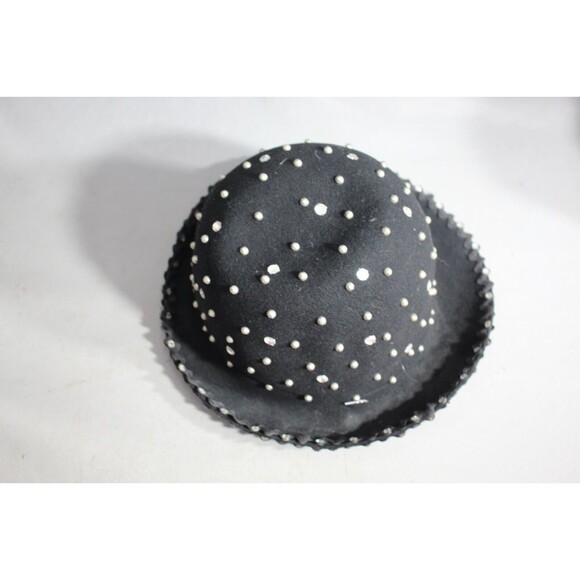 Fun Fedora Foursome: A Diverse Collection Of Vintage And Modern Hats - Picture 12 of 15